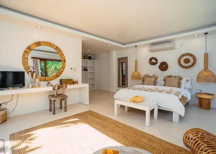 Вилла Marula - Luxury 3br Joglo With Tropical Garden In Семиньяк