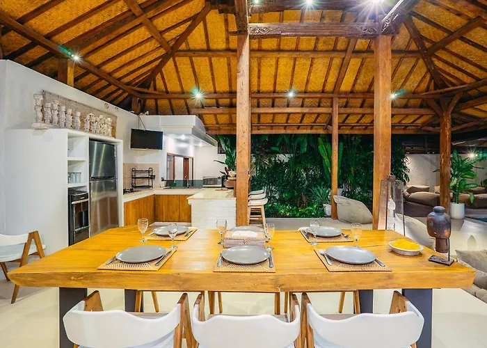 Marula - Luxury 3br Joglo With Tropical Garden In