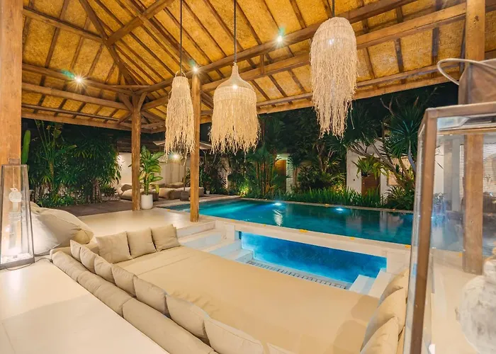 Marula - Luxury 3br Joglo With Tropical Garden In Вилла Семиньяк