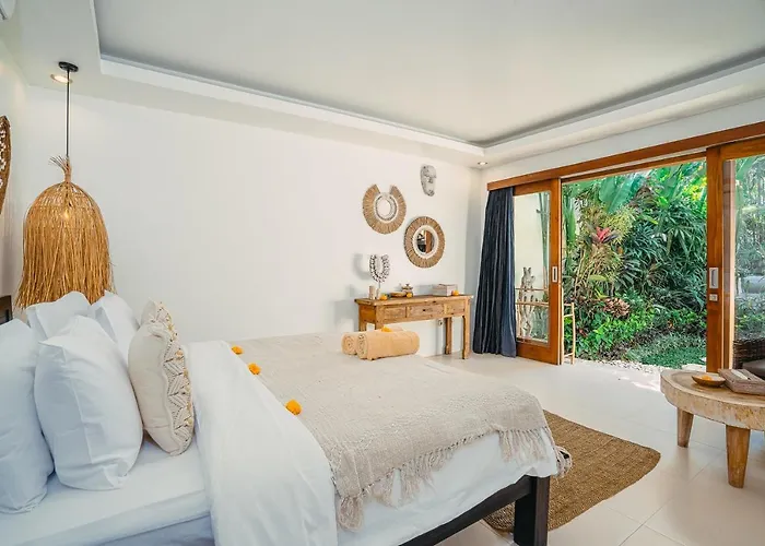 Marula - Luxury 3br Joglo With Tropical Garden In *