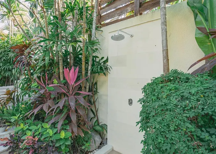 Marula - Luxury 3br Joglo With Tropical Garden In
