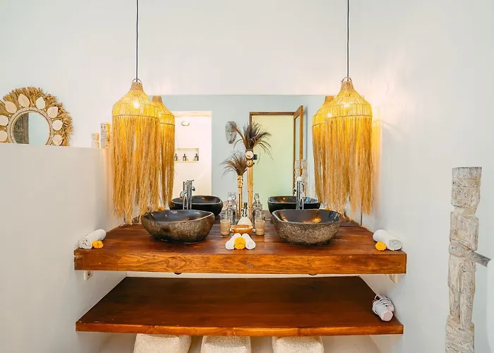 Marula - Luxury 3br Joglo With Tropical Garden In *