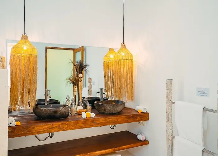 Marula - Luxury 3br Joglo With Tropical Garden In Вилла