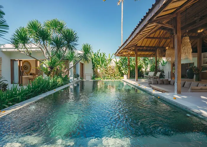 Marula - Luxury 3br Joglo With Tropical Garden In * Семиньяк